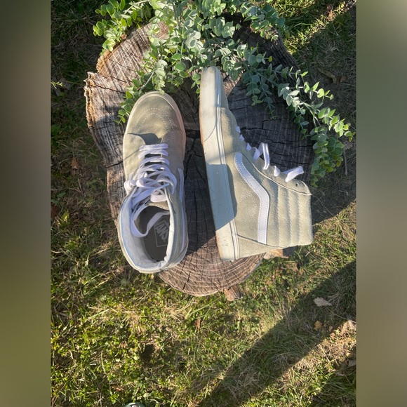 Vans - Picture 3 of 9